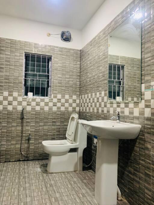 Апартаменты White Orchid, Unique & Stylish, Executive 2Bhk. Гувахати Экстерьер фото